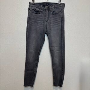Gap Women’s Faded Black Distressed Raw Hem Jeans Size 28 True Skinny
